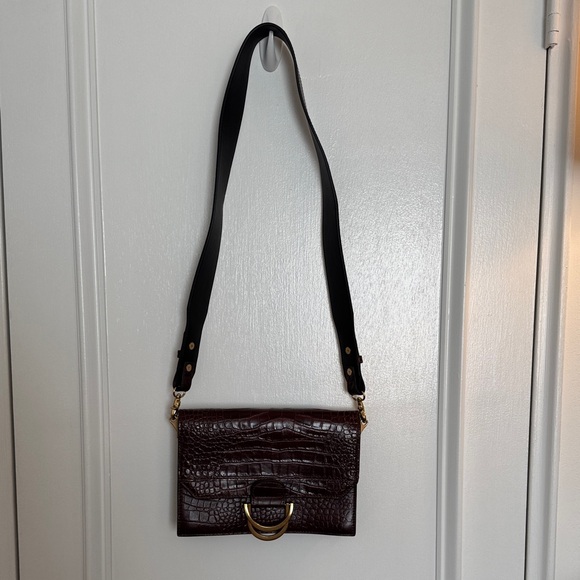 Zara Brown Croc-Embossed Crossbody with Gold Hardware - Picture 3 of 6